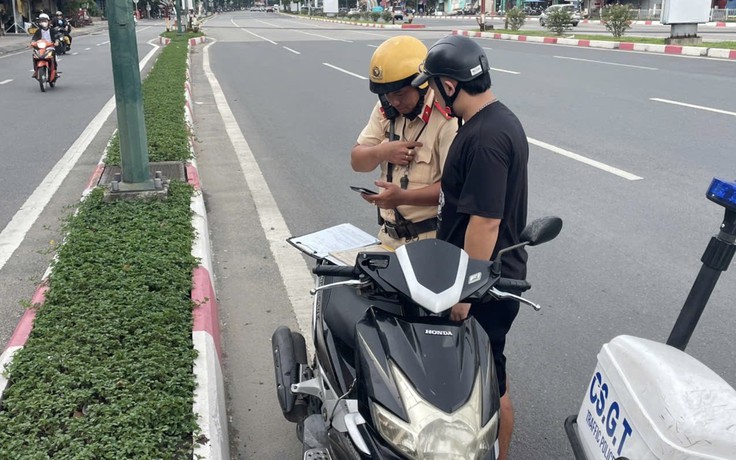 Tra cứu phạt nguội TP.HCM: Danh sách 427 xe máy vi phạm trên đường Phạm Văn Đồng
