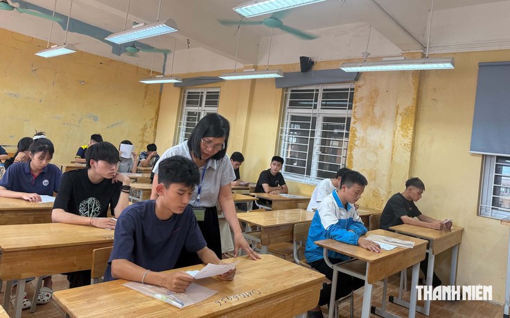 Hơn 11.000 quản lý sẽ làm giáo viên đứng lớp sau sắp xếp trường học