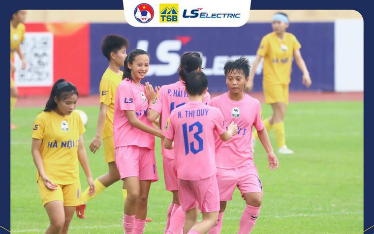 CLB Hà Nội và TP.HCM I đều thắng đậm: Cuộc đua giành chức vô địch ngày càng quyết liệt