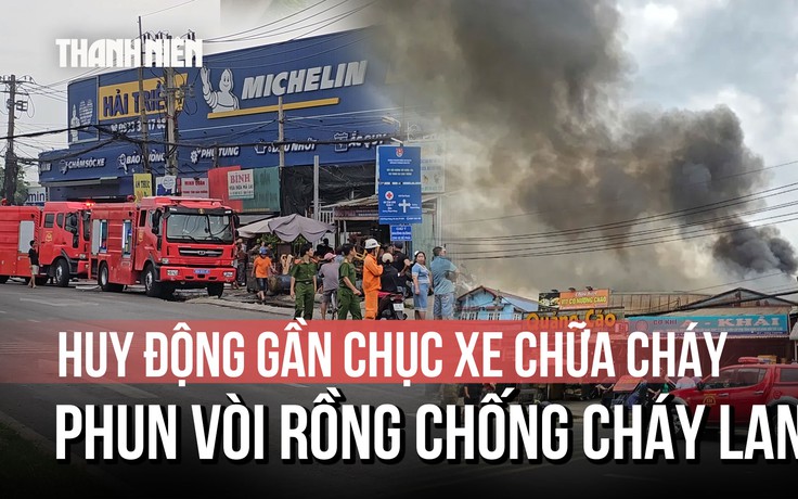 TP.HCM: Phong tỏa đường Nguyễn Văn Linh để chữa cháy kho chứa hàng