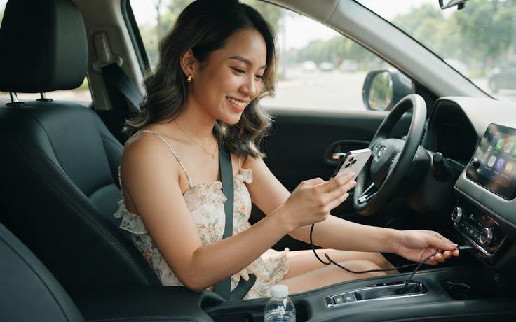 Cắm sạc điện thoại trên ô tô có khiến xe tốn xăng hơn?