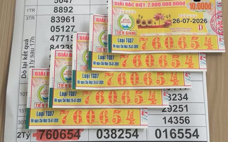 Nhờ người bán dạo rút hộ 5 tờ, trúng độc đắc 10 tỉ xổ số miền Nam