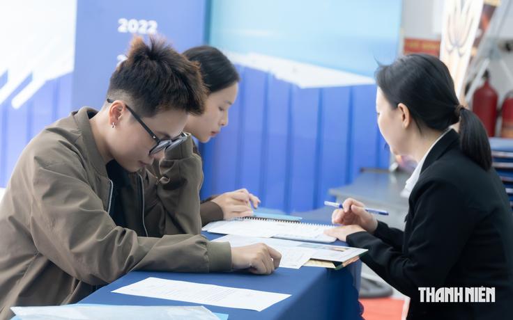 Chưa có điểm chuẩn đại học, nhiều ngành 'hot' cao đẳng sắp kín chỉ tiêu