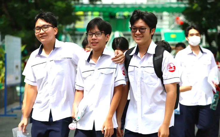 Ngành 'hot' nào có mức điểm sàn xét tuyển từ 15?