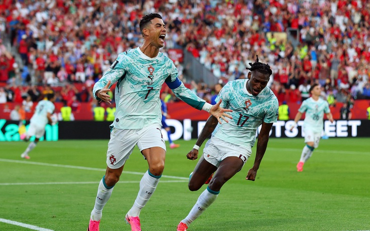 Thống kê khó tin về Ronaldo sau lần đầu tiên ghi bàn thắng tại vòng knock-out World Cup