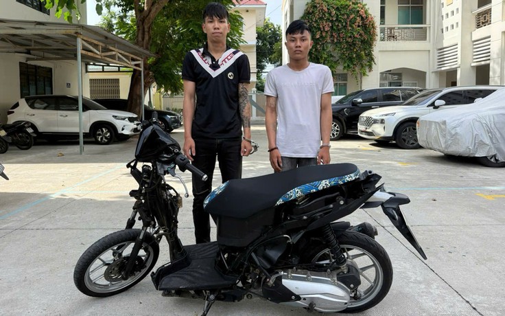 Khởi tố 2 bị can chuyên 'săn' ô tô không khóa cửa
