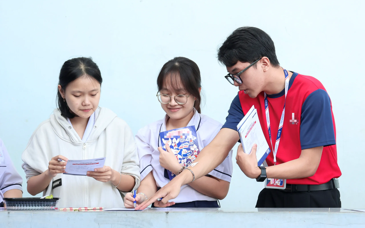 Trường ĐH có điểm sàn xét tuyển năm ngoái là 12, năm nay bao nhiêu?