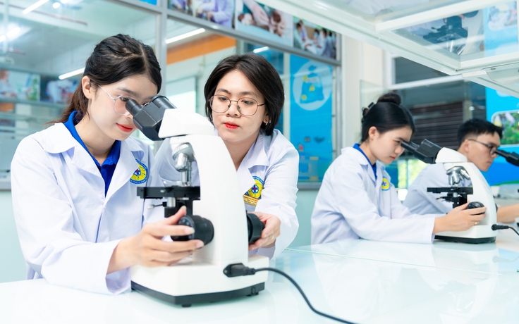 Trường ĐH Công nghệ TP.HCM công bố điểm sàn, ngành cao nhất bao nhiêu?