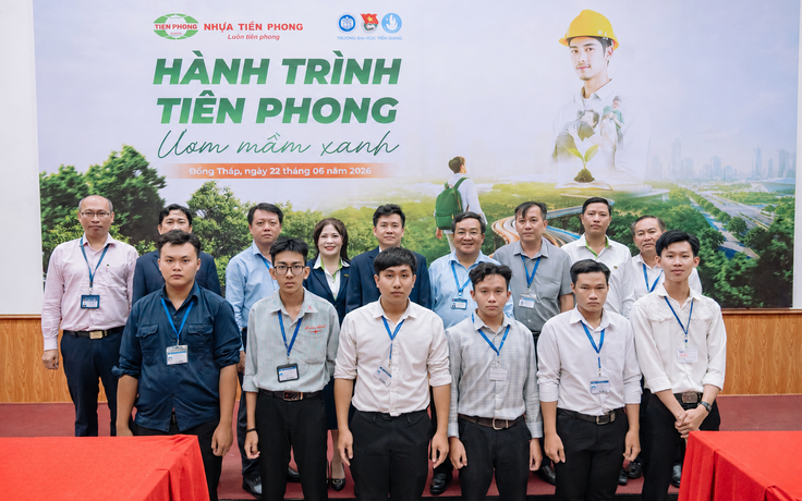 Tiền Phong Nam trao 150 triệu đồng học bổng ‘Hành trình Tiên Phong - Ươm mầm xanh’