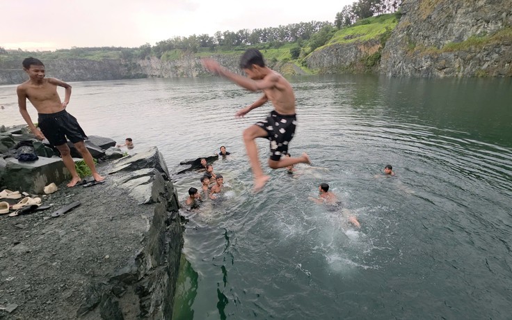‘Tử thần’ rình rập mỗi ngày ở mỏ đá Hóa An