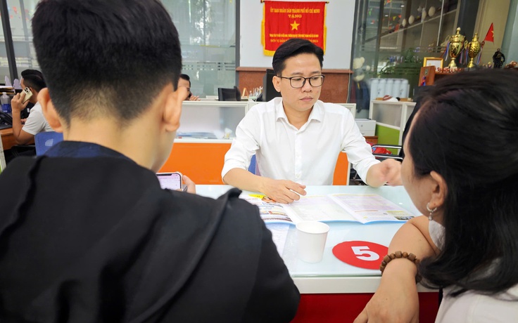 Đăng ký nguyện vọng: Chọn trường, ngành hay nghề ?