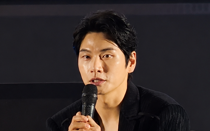 Tài tử Lee Yi Kyung nói tiếng Việt, tương tác cùng fan nữ gây chú ý