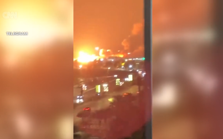 Mỹ không kích và tái cấm vận Iran sau vụ tấn công tàu tại eo biển Hormuz