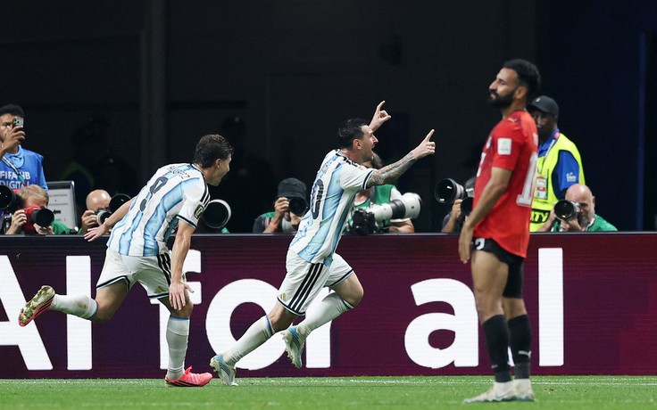 Cựu danh thủ Thierry Henry: ‘Đừng đánh thức con quái vật trong người Messi, khủng khiếp lắm’