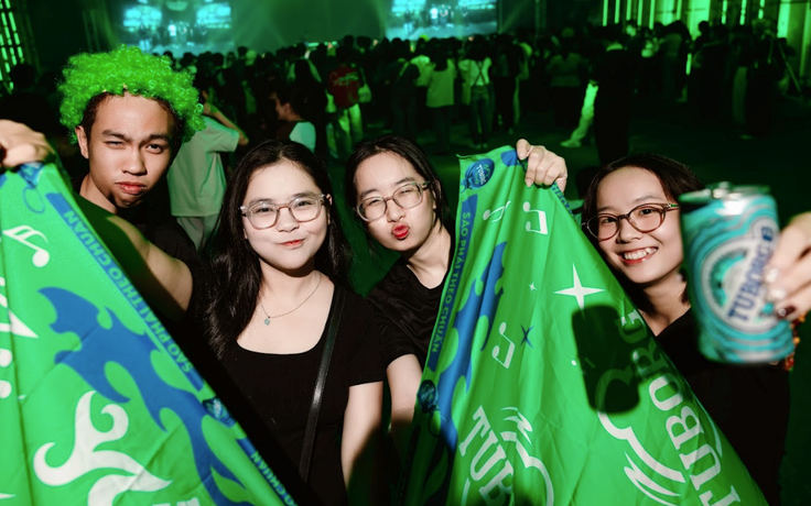 Hàng nghìn người trẻ bùng nổ cảm xúc ở đêm nhạc 'phá chuẩn' của Tuborg