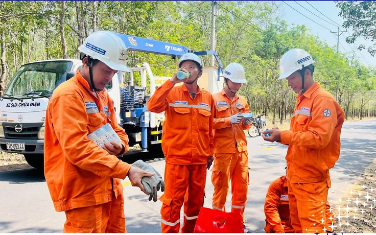 Hát mãi khúc thanh xuân EVNHCMC