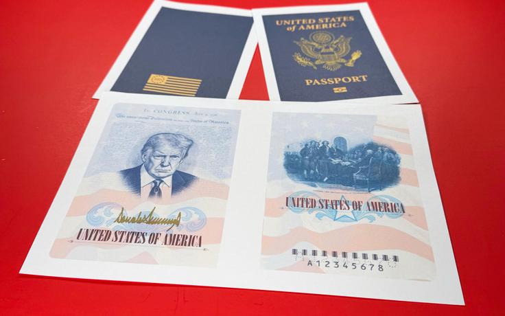 Mỹ sắp cấp hộ chiếu mang hình ông Trump trên toàn quốc