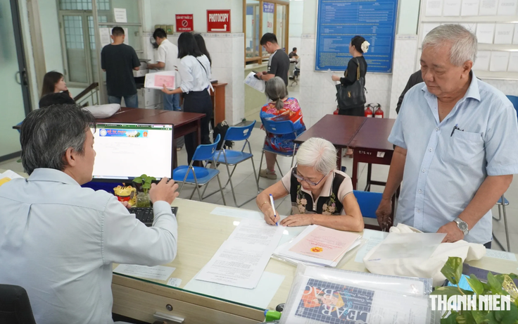 Chuyển đổi số mạnh mẽ giúp người dân bớt phiền hà