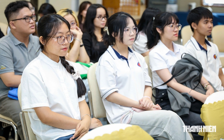 Nguyên nhân điểm chuẩn khối ngành khoa học xã hội nhân văn giảm sâu