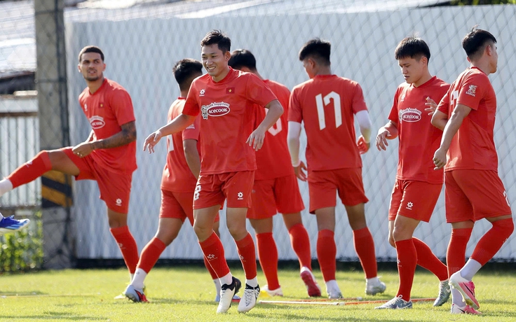 CĐV Việt Nam đến sân Kuala Lumpur ủng hộ thầy trò HLV Kim Sang-sik ra sao, mua vé thế nào?
