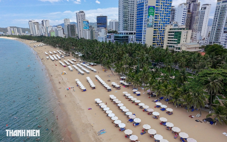 Nha Trang tạm dừng dịch vụ trên bãi biển sau 18 giờ