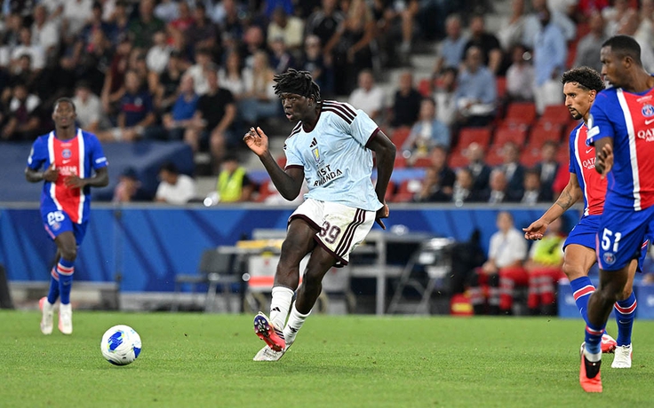 Aston Villa trước mùa bóng mới đầy khó khăn