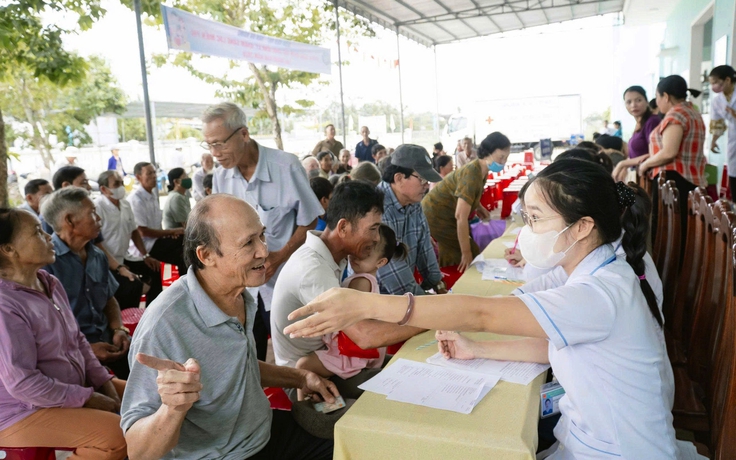 Chiến dịch 100 ngày khám sức khỏe toàn dân: Đà Nẵng tăng tốc đưa người dân đi khám