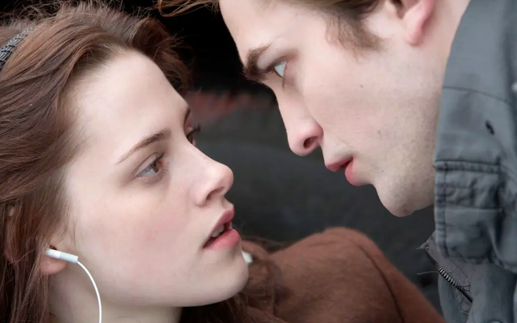 Kristen Stewart hồi tưởng thời quay 'Chạng vạng' với Robert Pattinson