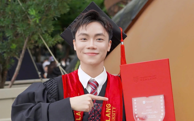 Minh Nhật 'Giọng hát Việt nhí': Chống chọi với bệnh thận, gây sốt tại lễ tốt nghiệp