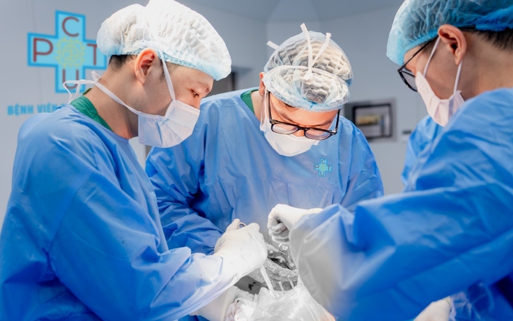 Thay khớp gối toàn phần cho bệnh nhân 73 tuổi thoái hóa khớp độ IV