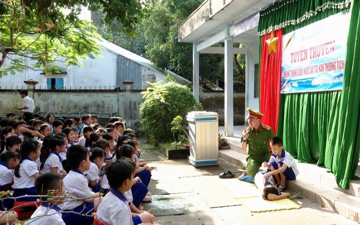 Có một ô cửa chưa bao giờ tắt đèn