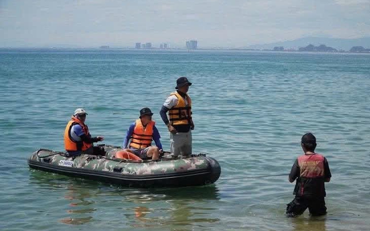 Hàng chục ca nô tiếp tục quần thảo tìm 2 người mất tích ở Mũi Nghê