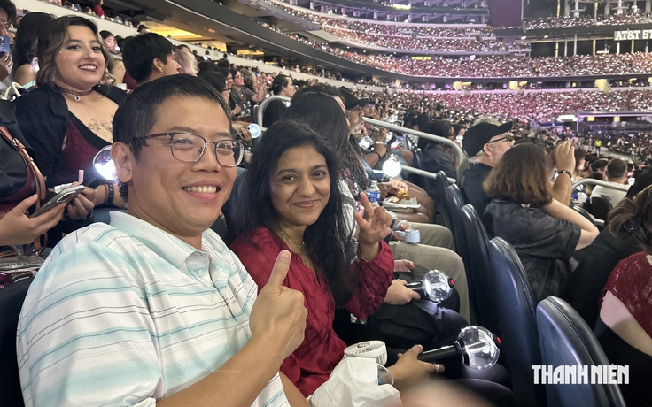 Người Việt giữa 'biển người' xem BTS ở Texas, chờ tour 2027 gọi tên Việt Nam