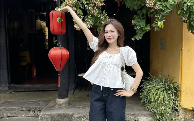 Thoát mác điệu đà với sự biến tấu từ áo blouse tay phồng cùng quần jeans