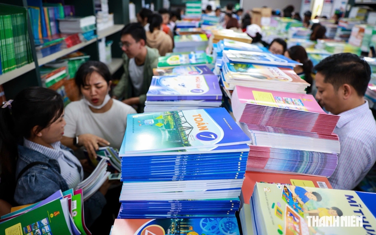 'TP.HCM miễn phí sách giáo khoa, tôi đóng tiền mua sách rồi có được hoàn tiền không?'