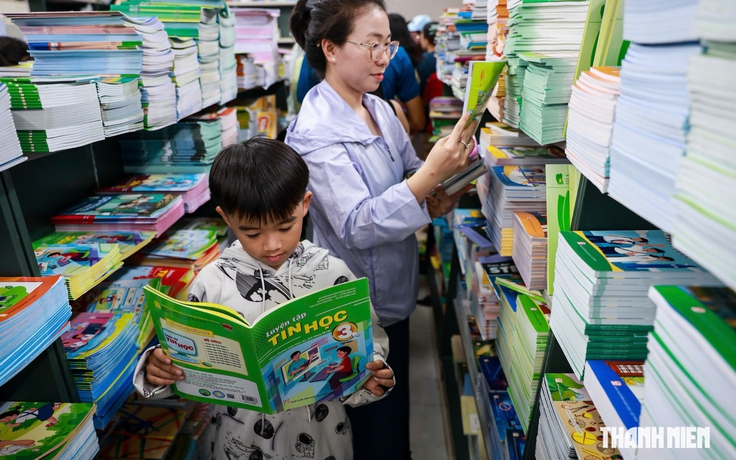 Học sinh TP.HCM đăng ký mượn sách giáo khoa như thế nào, có phải đặt cọc?