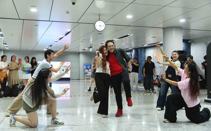Nhạc kịch Broadway diễn ở ga Metro Bến Thành