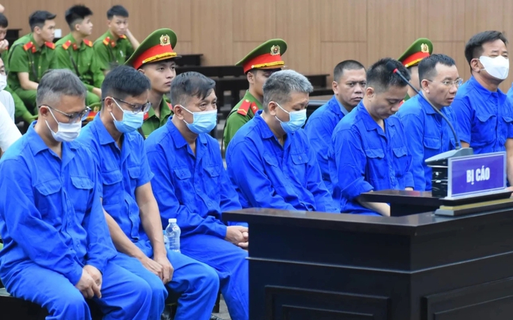Cựu thứ trưởng nhận hơn 16 tỉ, luật sư nói do 'thụ động', doanh nghiệp tự nguyện