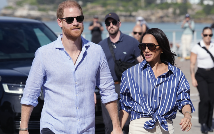 Vợ chồng Hoàng tử Harry - Meghan Markle bất ngờ dọn về Anh