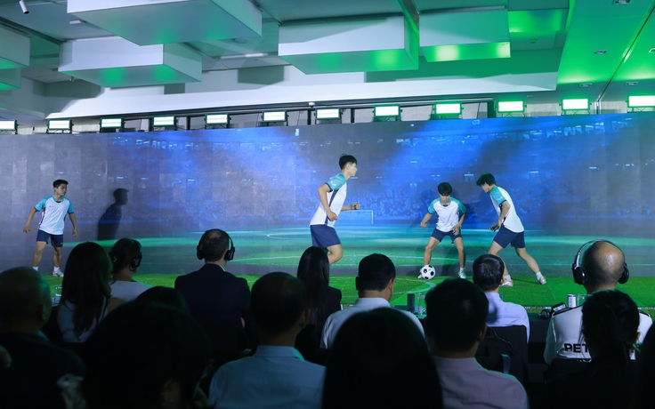Signify mang công nghệ chiếu sáng sân vận động đạt tiêu chuẩn FIFA đến TP.HCM