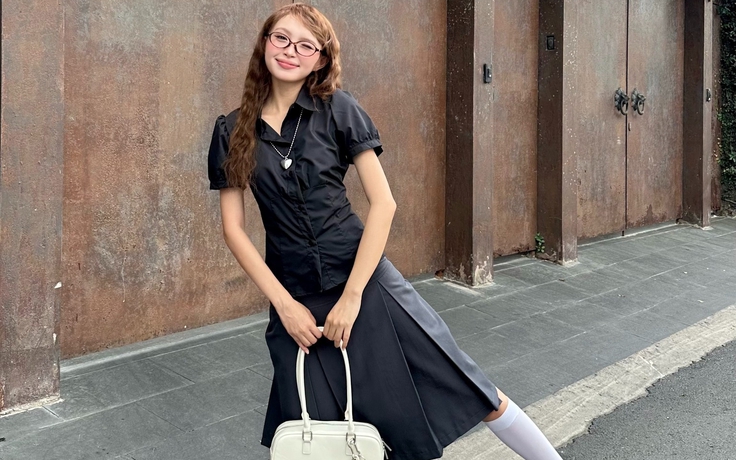 Thêm nét dịu dàng cho phong cách với túi xách màu kem