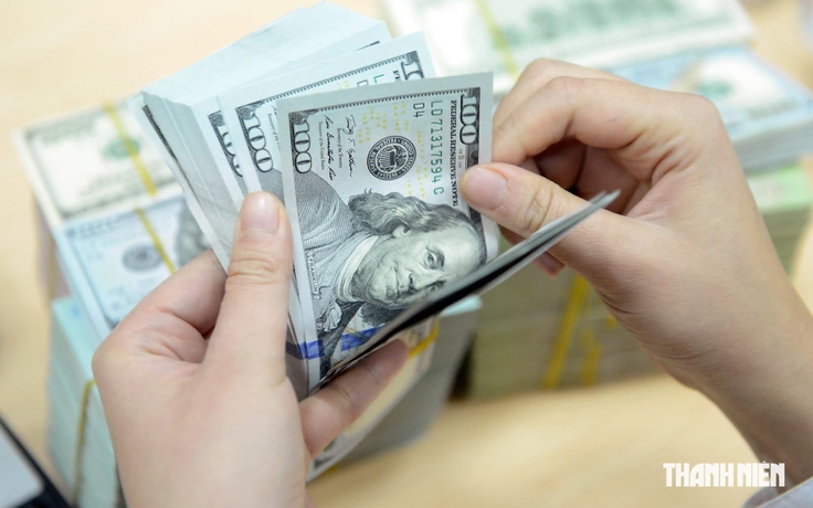 Giá USD hạ nhiệt, vàng mất sức hút