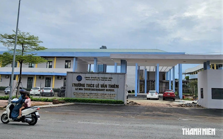Hà Tĩnh: 20 cán bộ quản lý tự nguyện xin thôi chức khi sắp xếp trường học