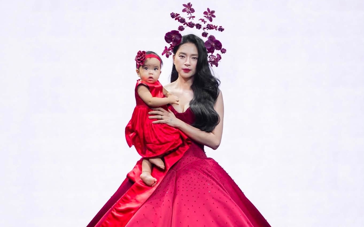 Ngô Thanh Vân lần đầu đưa con lên sàn diễn thời trang