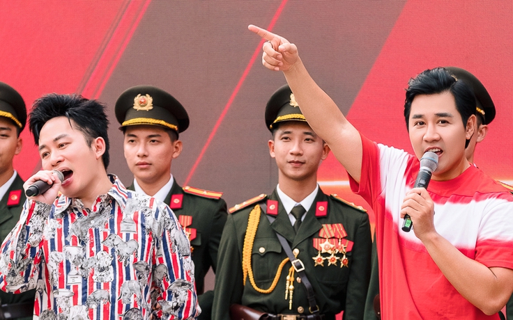 Nguyên Khang, Tùng Dương khuấy động phố đi bộ Nguyễn Huệ
