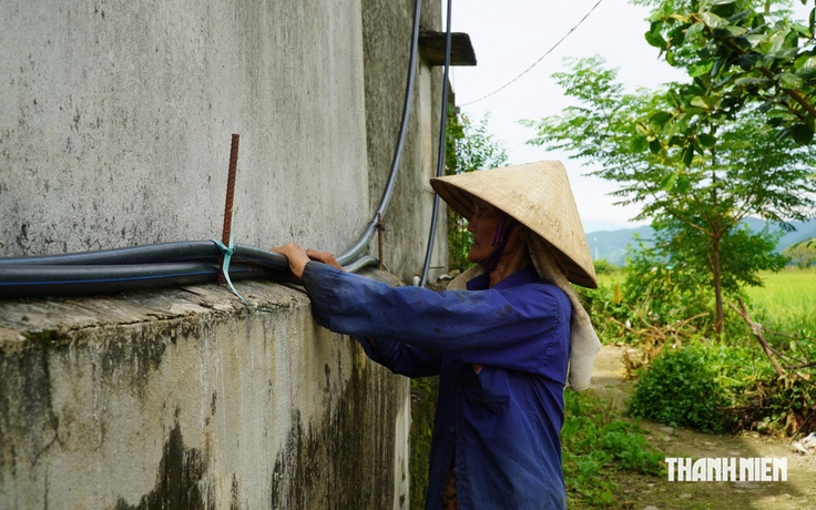Hàng trăm hộ dân khắc khoải chờ nước sạch