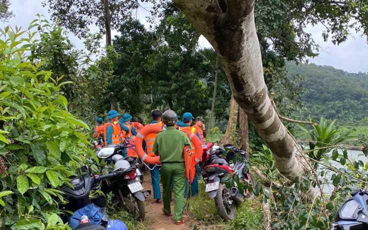 Tìm thấy thi thể người đàn ông mất tích khi đi bắt cá trên sông Đạ Huoai