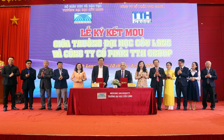 Trường ĐH Cửu Long đồng hành cùng tân sinh viên từ ngày đầu nhập học