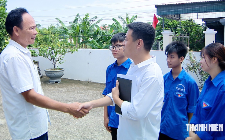 Trưởng khu phố tuổi 22 ở Quảng Ninh, tốt nghiệp đại học xuất sắc