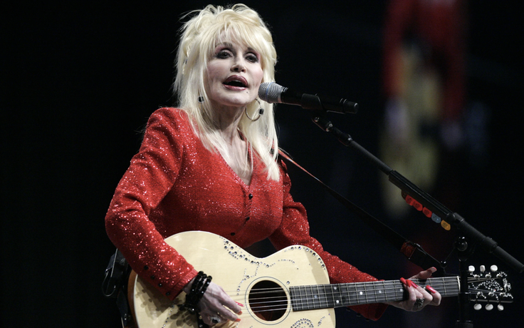 Huyền thoại nhạc đồng quê Dolly Parton qua đời